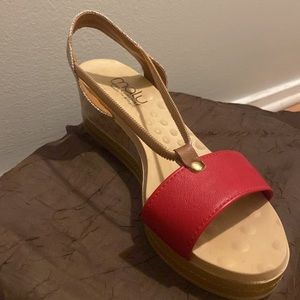 Malu Super Comfort Made in Brazil. Size 8 Red wedge